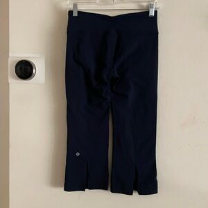 Lululemon crop leggings size 6